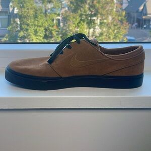 Nike SB Zoom Janoski OG+ Pacific Moss & Black Skate Shoes